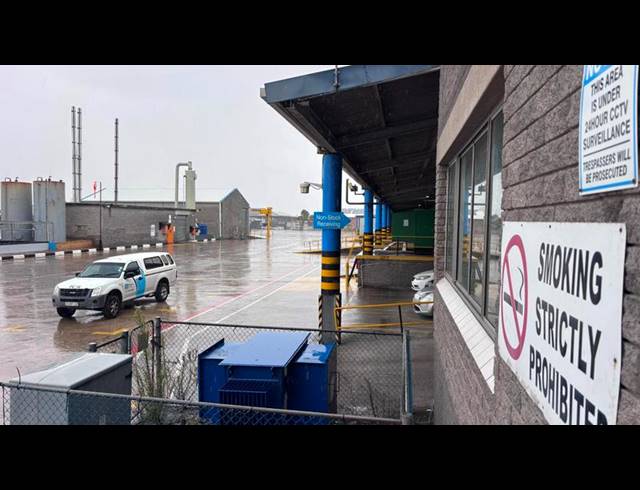 INDUSTRIAL PROPERTY TO RENT IN KILLARNEY GARDENS
